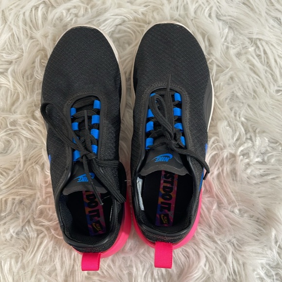 NIKE Air Max Motion 2 All Day Comfort Lightweight Size 7 - Picture 7 of 14